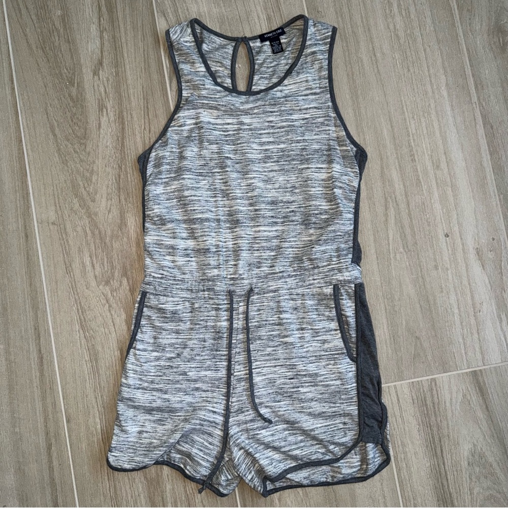 Kenneth Cole Gray Sleeveless Romper Small